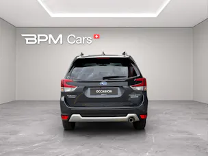 Subaru Forester Station 2.0i e-Boxer Swiss Plus