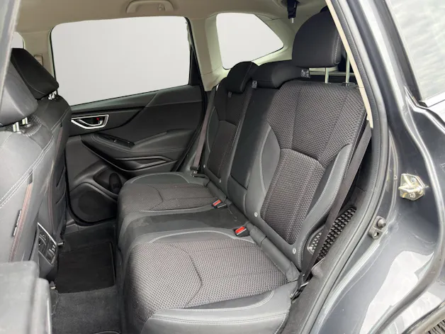 Subaru Forester Station 2.0i e-Boxer Swiss Plus