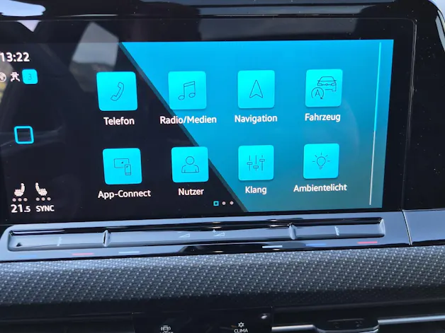 VW Golf Variant 1.5 eTSI mHEV R-Line