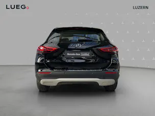 MERCEDES-BENZ GLA 180 7G-DCT