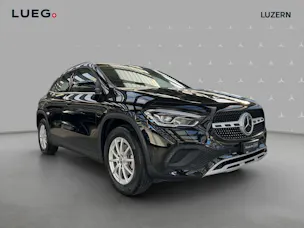 MERCEDES-BENZ GLA 180 7G-DCT