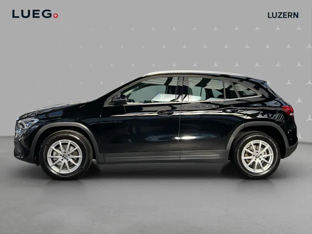 MERCEDES-BENZ GLA 180 7G-DCT