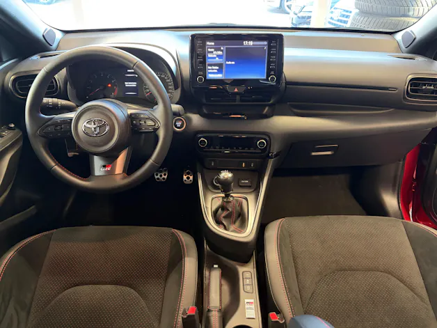 Toyota Yaris 1.6 GR Sport | CH Fahrzeug | Circuit Paket | 10 Jahre Garantie | H&R | Milltek | Giacuzzo | Maxton | Japan Racing |