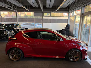 Toyota Yaris 1.6 GR Sport | CH Fahrzeug | Circuit Paket | 10 Jahre Garantie | H&R | Milltek | Giacuzzo | Maxton | Japan Racing |