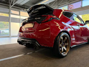 Toyota Yaris 1.6 GR Sport | CH Fahrzeug | Circuit Paket | 10 Jahre Garantie | H&R | Milltek | Giacuzzo | Maxton | Japan Racing |