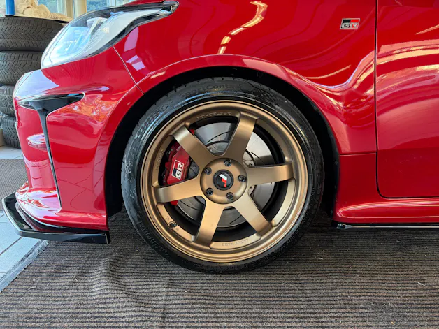 Toyota Yaris 1.6 GR Sport | CH Fahrzeug | Circuit Paket | 10 Jahre Garantie | H&R | Milltek | Giacuzzo | Maxton | Japan Racing |