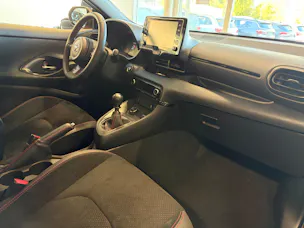 Toyota Yaris 1.6 GR Sport | CH Fahrzeug | Circuit Paket | 10 Jahre Garantie | H&R | Milltek | Giacuzzo | Maxton | Japan Racing |