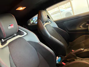 Toyota Yaris 1.6 GR Sport | CH Fahrzeug | Circuit Paket | 10 Jahre Garantie | H&R | Milltek | Giacuzzo | Maxton | Japan Racing |