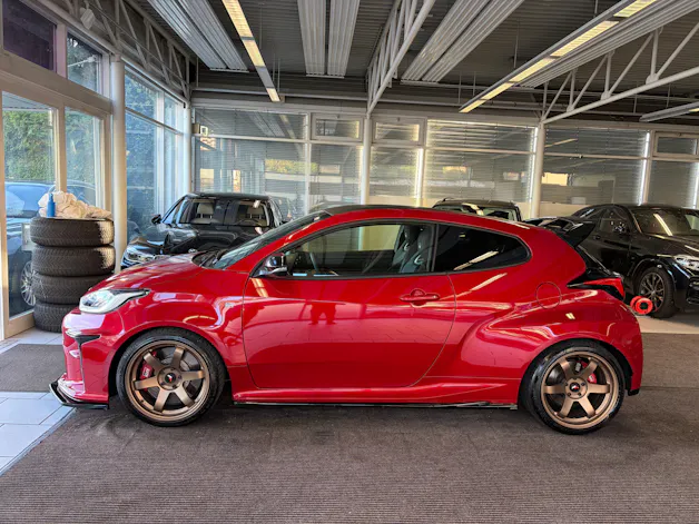 Toyota Yaris 1.6 GR Sport | CH Fahrzeug | Circuit Paket | 10 Jahre Garantie | H&R | Milltek | Giacuzzo | Maxton | Japan Racing |