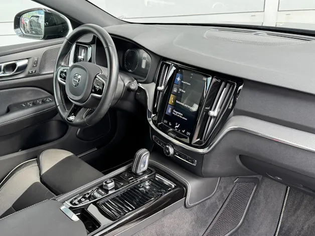 VOLVO V60 T8 eAWD Twin Engine R-Design Geartronic