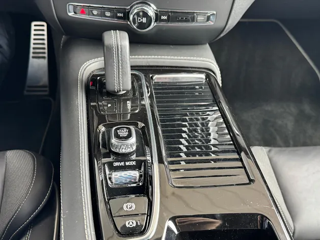 VOLVO V60 T8 eAWD Twin Engine R-Design Geartronic