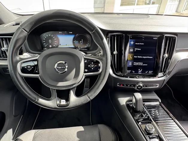 VOLVO V60 T8 eAWD Twin Engine R-Design Geartronic