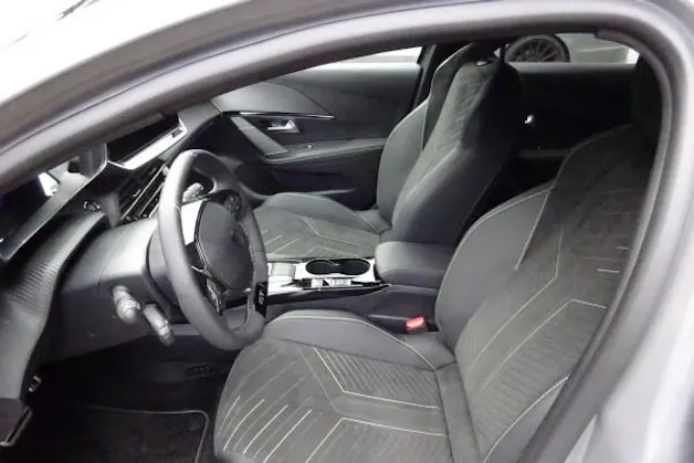 PEUGEOT 208 1.2 MHEV 145 GT Excl.