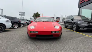 PORSCHE 928