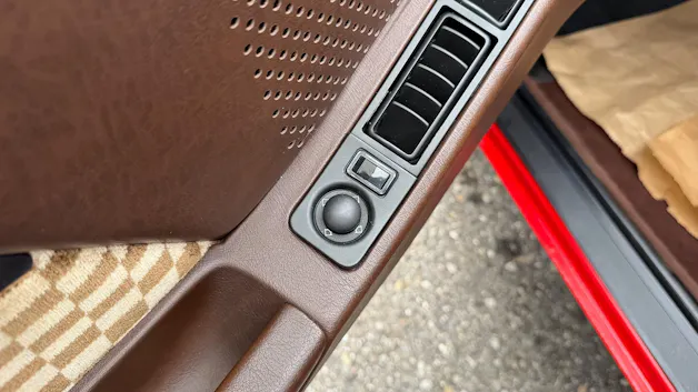 PORSCHE 928