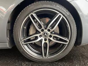 MERCEDES-BENZ E 220 d Swiss Star AMG 4M