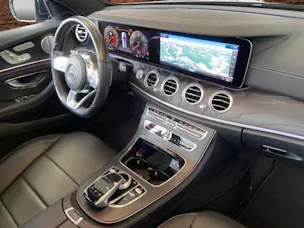 MERCEDES-BENZ E 220 d Swiss Star AMG 4M