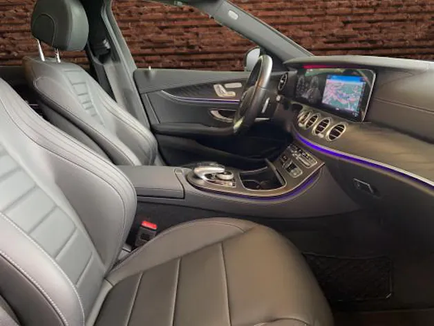 MERCEDES-BENZ E 220 d Swiss Star AMG 4M