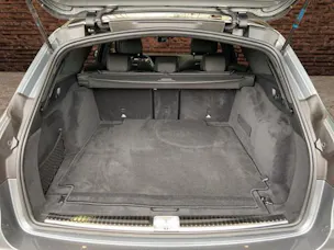 MERCEDES-BENZ E 220 d Swiss Star AMG 4M