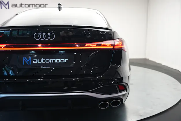 AUDI S5 Limousine TFSI quattro S tronic *Werksgarantie* *Panorama*