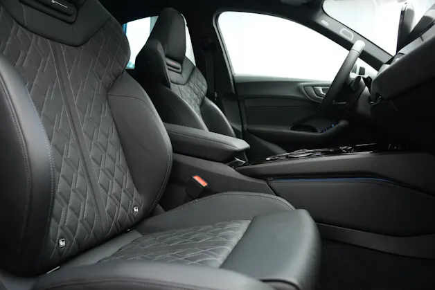 AUDI S5 Limousine TFSI quattro S tronic *Werksgarantie* *Panorama*