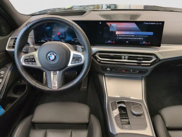 BMW 330e xDrive SAG Touring