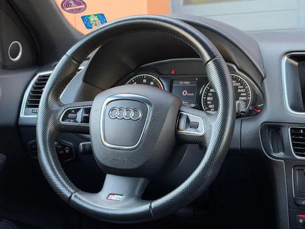 AUDI Q5 3.2 FSI quattro "* CH Auto * Toit Ouvrant * Camera recul * Son Bang&Olufsen * Sièges Electriques/Chauffants *"