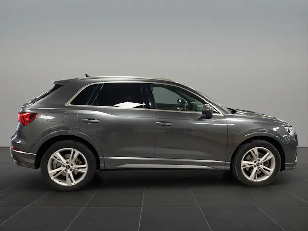 AUDI Q3 2.0 40 S-LINE TFSI