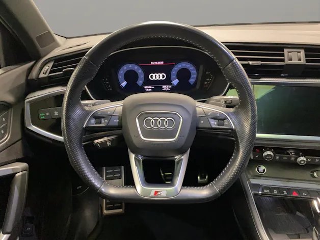 AUDI Q3 2.0 40 S-LINE TFSI