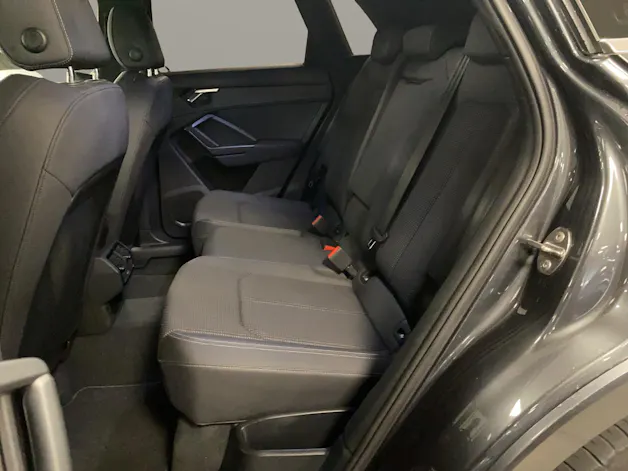 AUDI Q3 2.0 40 S-LINE TFSI