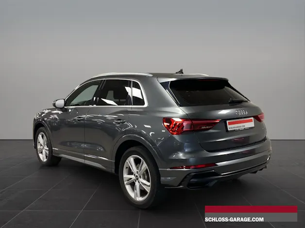 AUDI Q3 2.0 40 S-LINE TFSI
