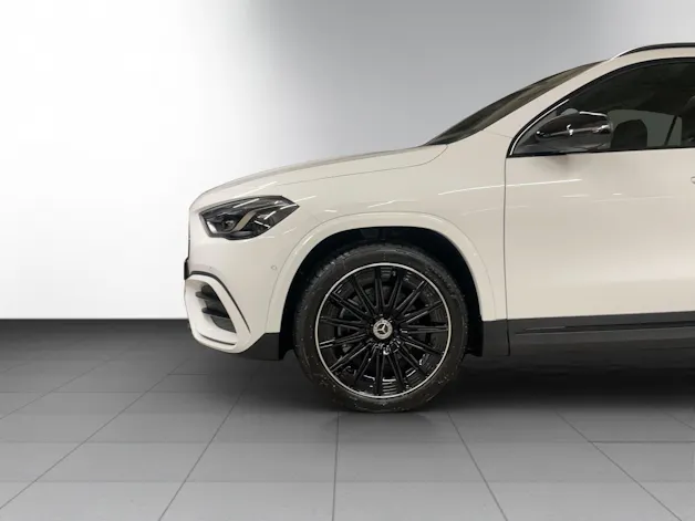 MERCEDES-BENZ GLA 220d 4Matic 8G-DCTSwiss Star