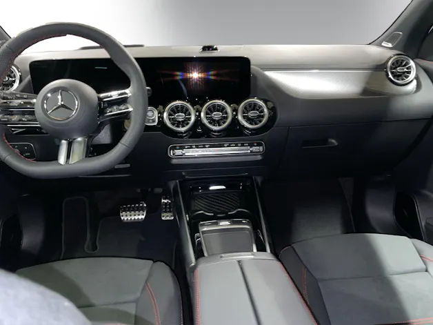 MERCEDES-BENZ GLA 220d 4Matic 8G-DCTSwiss Star