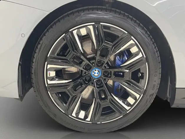 BMW i5 G60 M60 xDrive