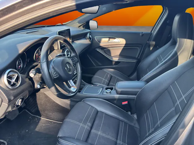 MERCEDES-BENZ A 200 Night Star 7G-DCT