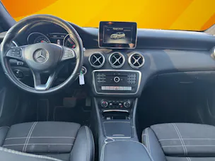MERCEDES-BENZ A 200 Night Star 7G-DCT