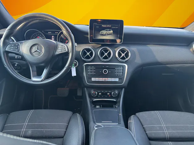 MERCEDES-BENZ A 200 Night Star 7G-DCT