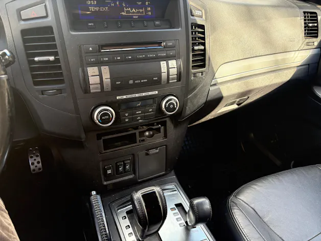 Mitsubishi Pajero 3.2 DI-D Intense Automatic