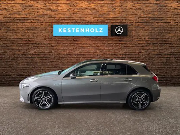 MERCEDES-BENZ A 250e AMG Line