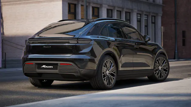 PORSCHE Macan 4