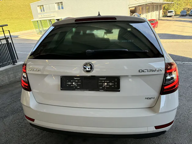 SKODA Octavia Combi 1.8 TSI Ambition 4x4 DSG