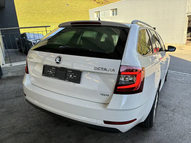 SKODA Octavia Combi 1.8 TSI Ambition 4x4 DSG