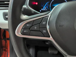 RENAULT Clio 1.6 E-Tech Techno