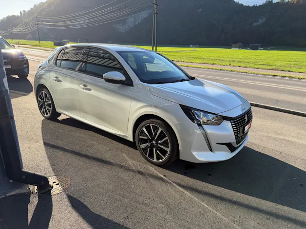 PEUGEOT 208 1.2 PureTech Allure