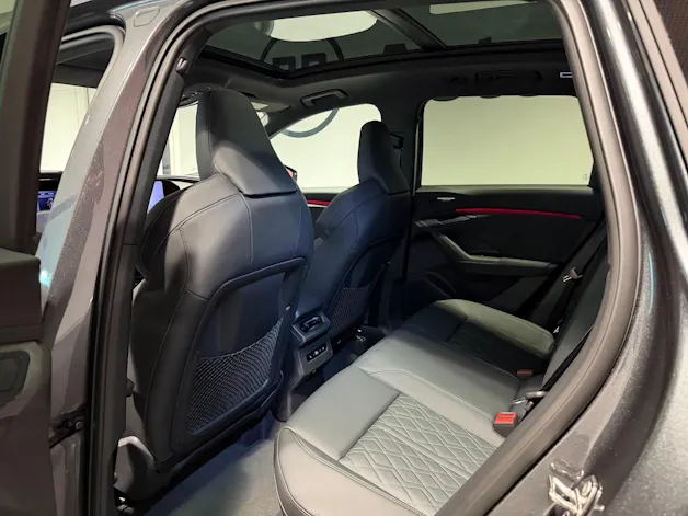 AUDI Q6 e-tron quattro