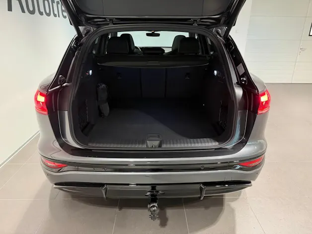 AUDI Q6 e-tron quattro