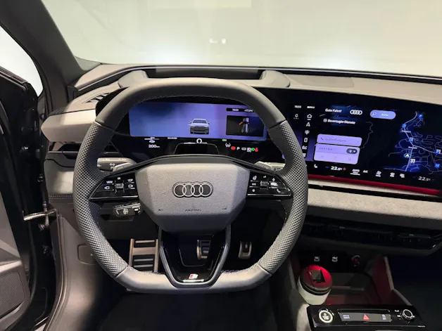 AUDI Q6 e-tron quattro