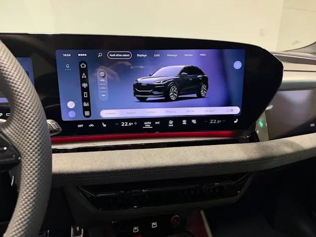 AUDI Q6 e-tron quattro