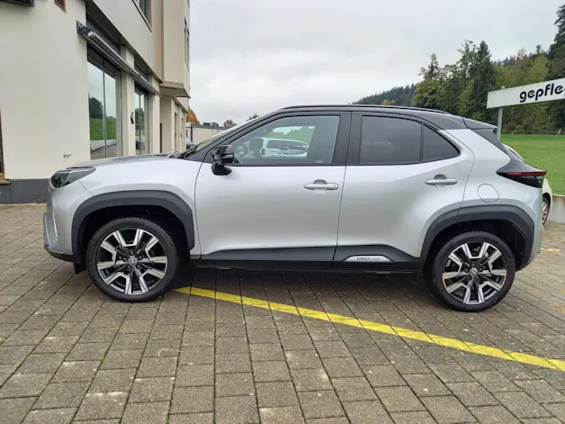 Toyota Yaris Cross 1.5 Premium AWDi e-CVT