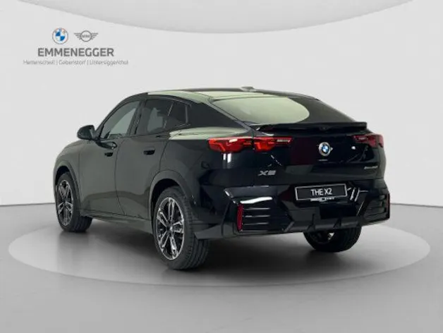 BMW X2 U10 20i sDrive paddles